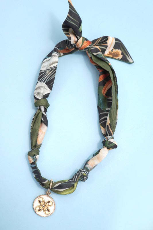 Arlo Scarf Necklace